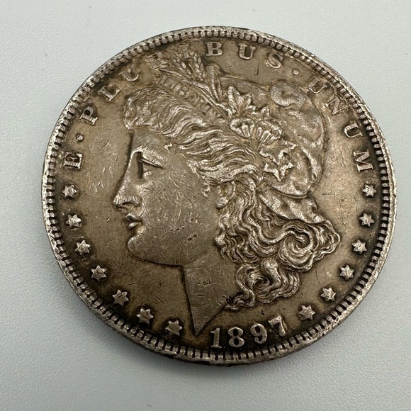 1897 Morgan Silver Dollar – 90% Silver – Philadelphia Mint – Vintage U.S. Coin - Picture 6 of 12